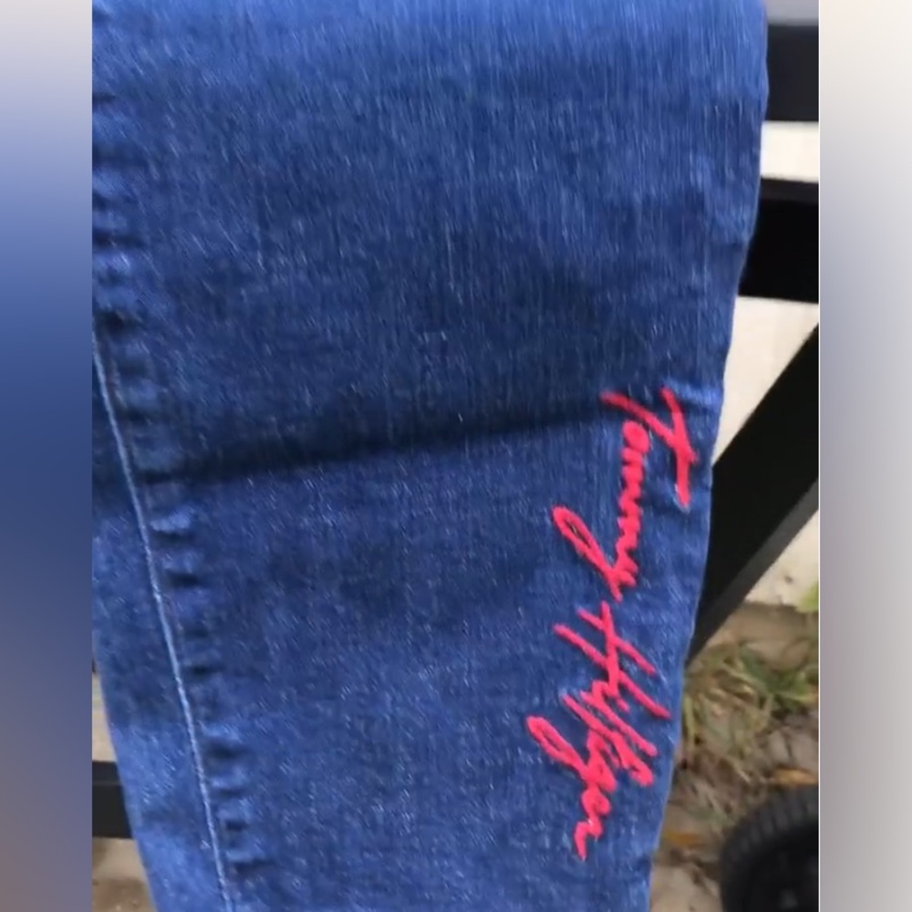 NWOT: Distressed Tommy Hilfiger jeans